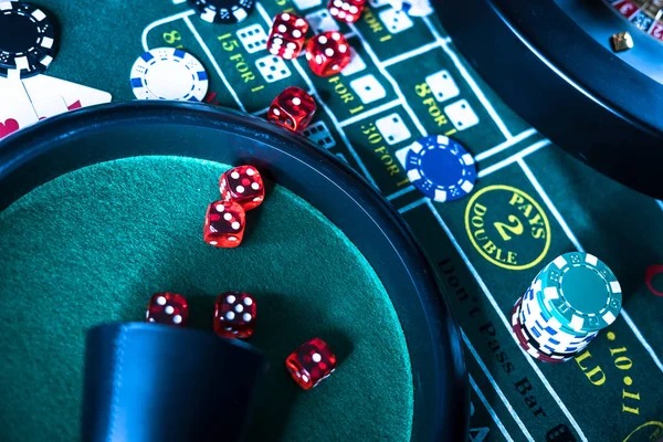 Live roulette table with multi-camera setup